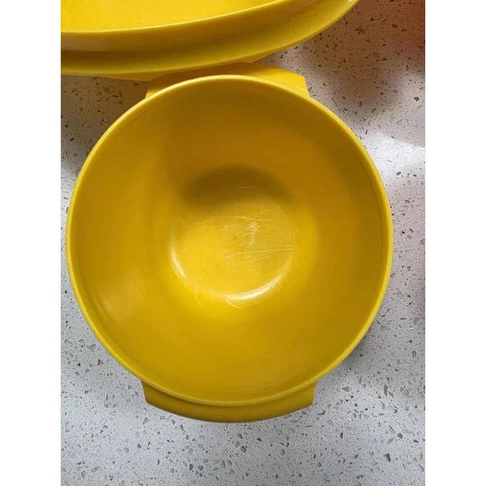 4 Vintage Tupperware Servalier bowls and matching starburst lids Harvest Colors